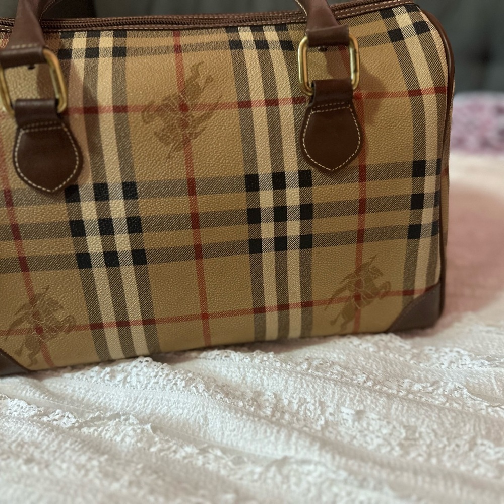 Classic Tan vintage boston burberry - Picture 4 of 9